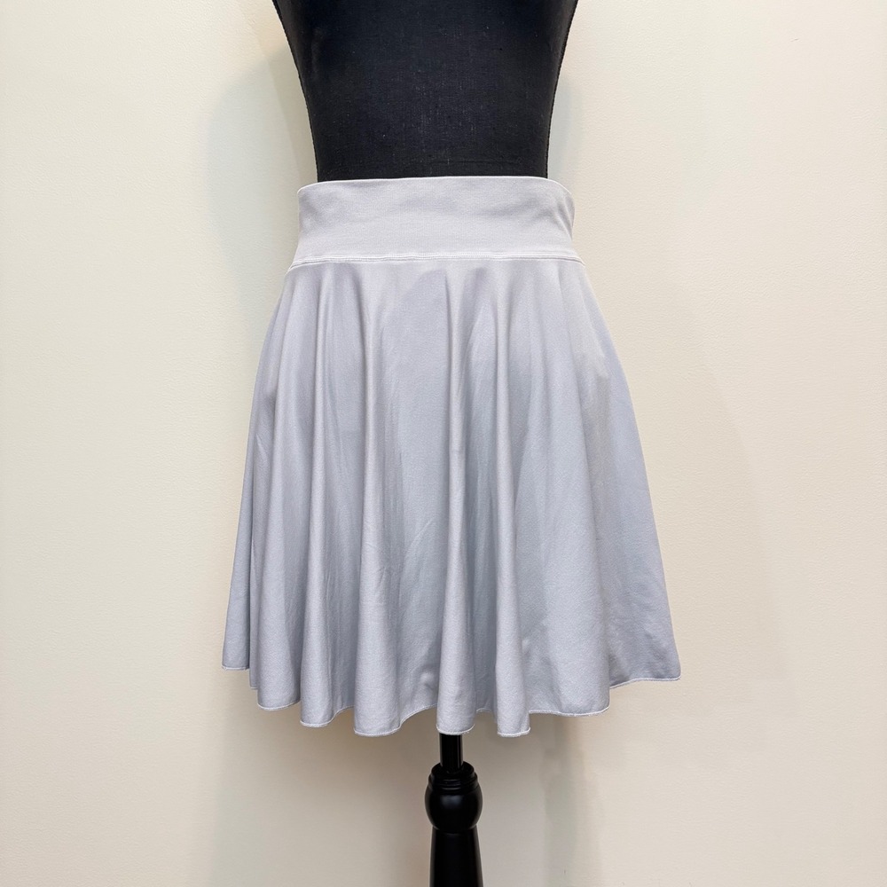 OQQ Women XXL Gray Silver Pleated Flowy Athletic Skort Tennis Golf Skirt Sporty
